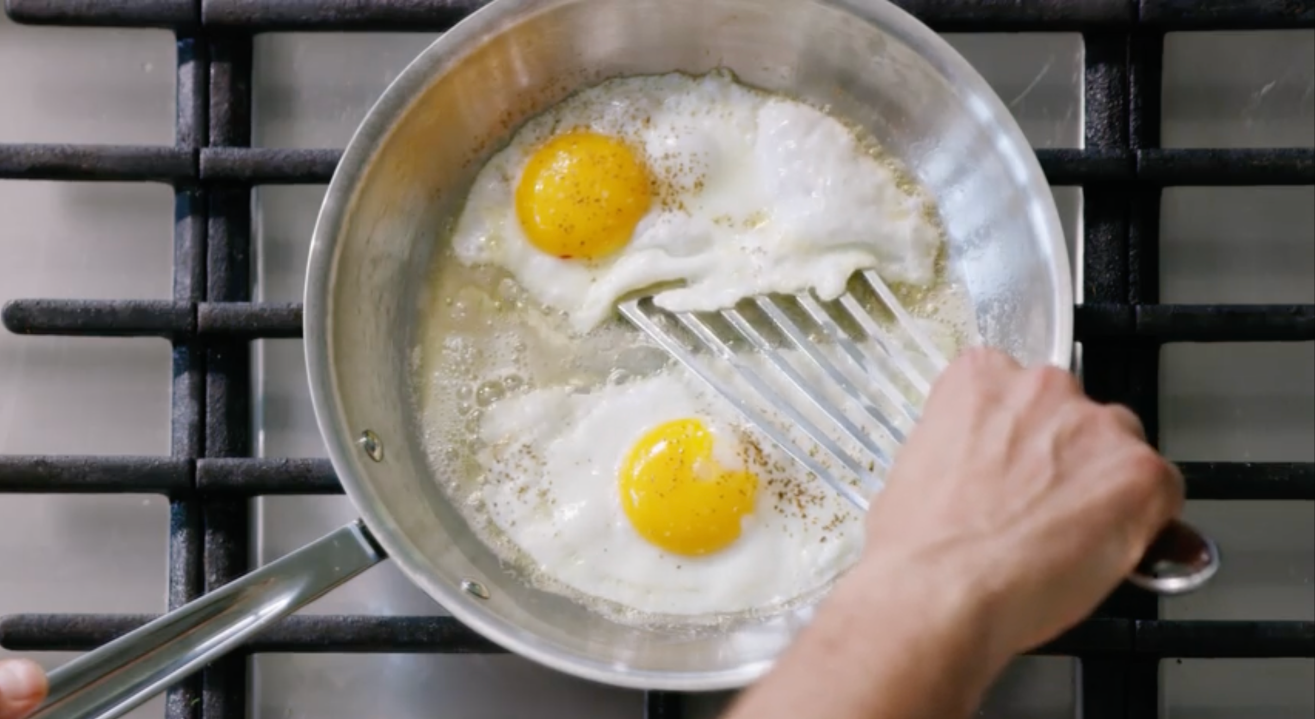 cách dùng chảo inox không bị dính