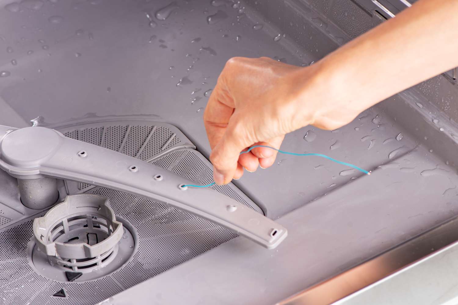 vệ sinh máy rửa bát