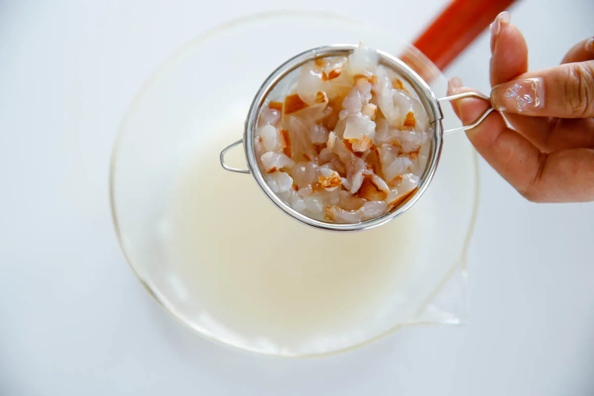 Cách làm siro vải tại nhà