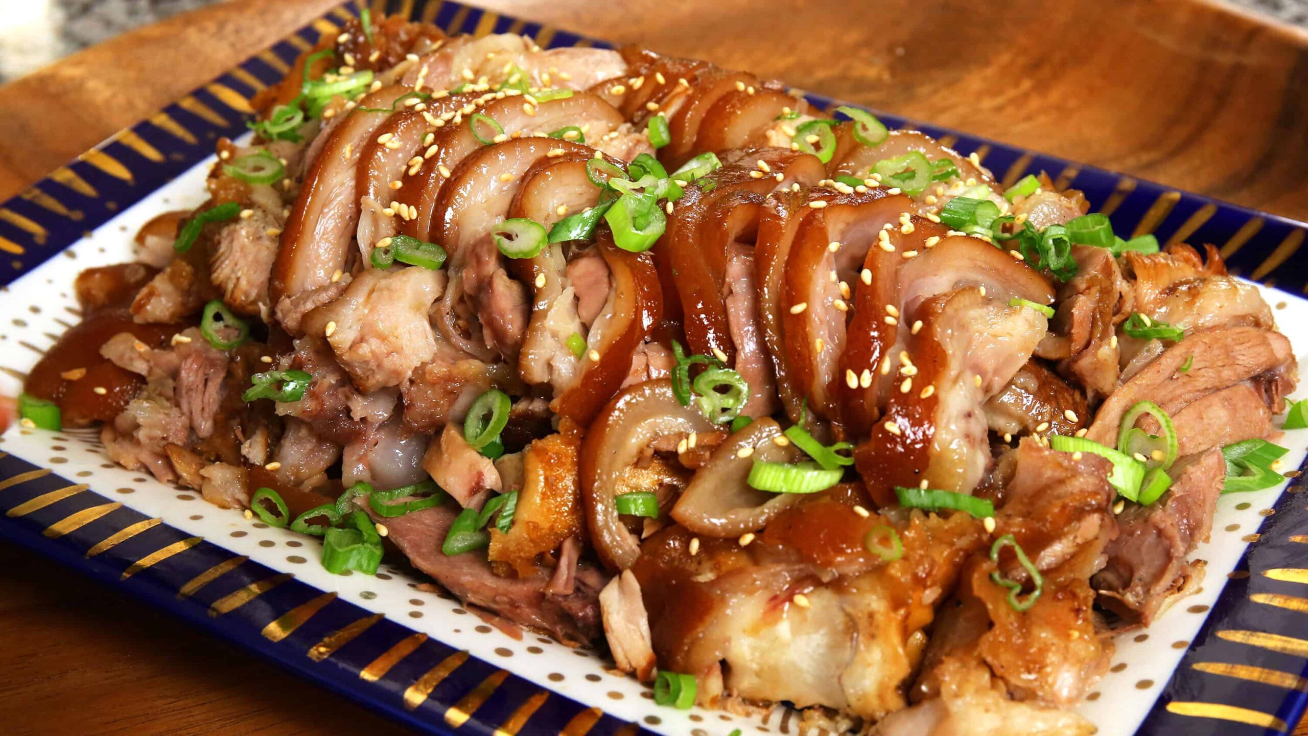 Cách làm chân giò hầm Hàn Quốc