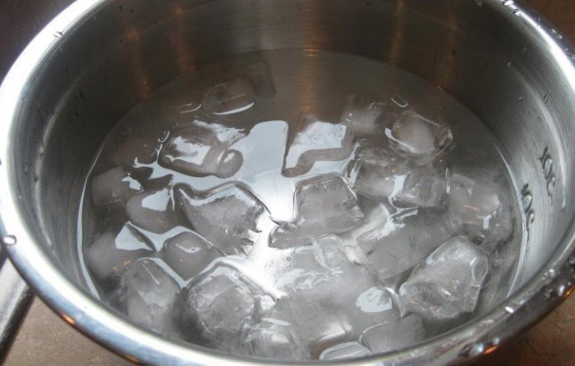 ngâm nước đá có tác dụng gì