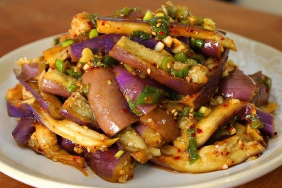 Cách làm cà tím xào lá lốt