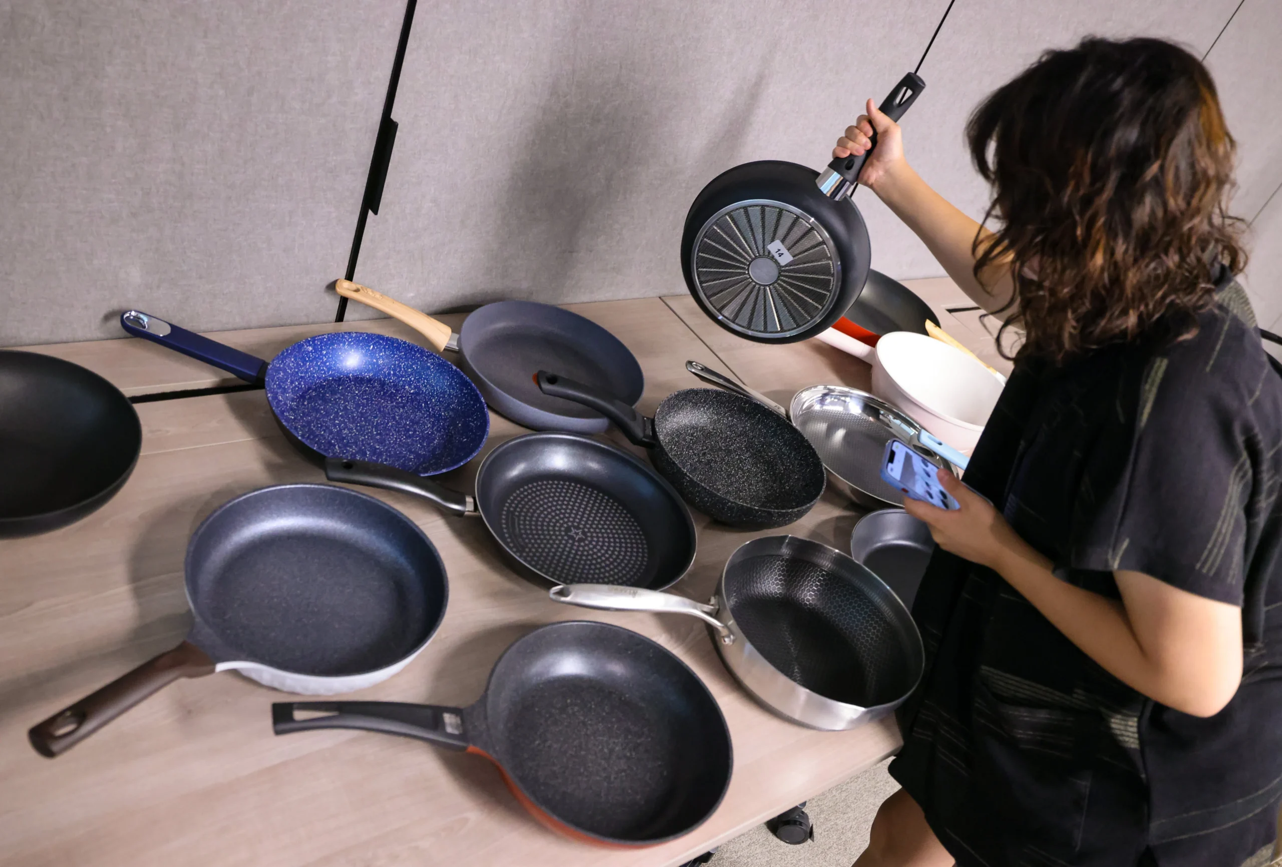 Chảo chống dính tổ ong có tốt không