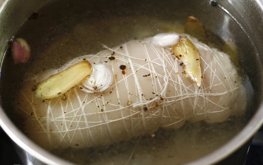 cách luộc móng giò ngon